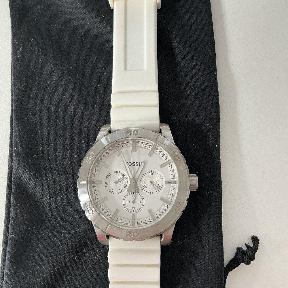 Fossil Watch w/white rubber band